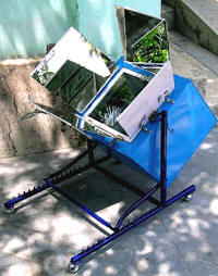 Sankha Subhra Datta's suspended solar box cooker can be rotated on two axes for increased performance.
